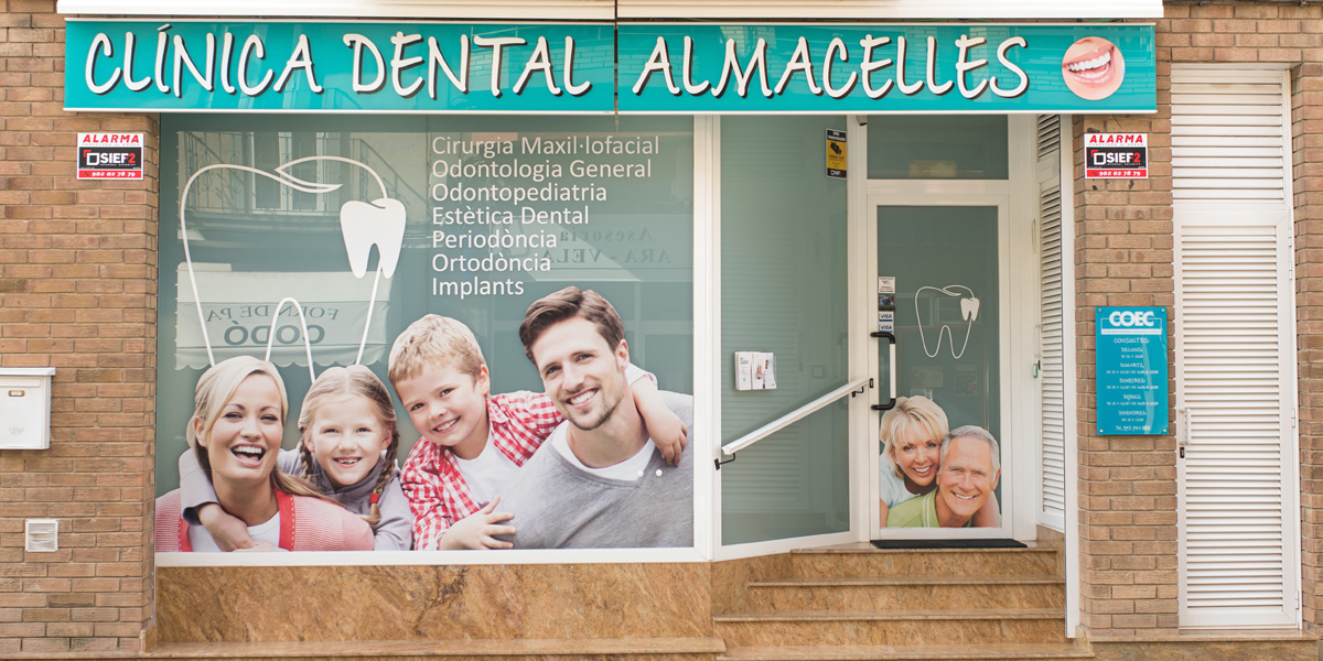 Imatge de la façana exterior de la clínica Dental Almacelles